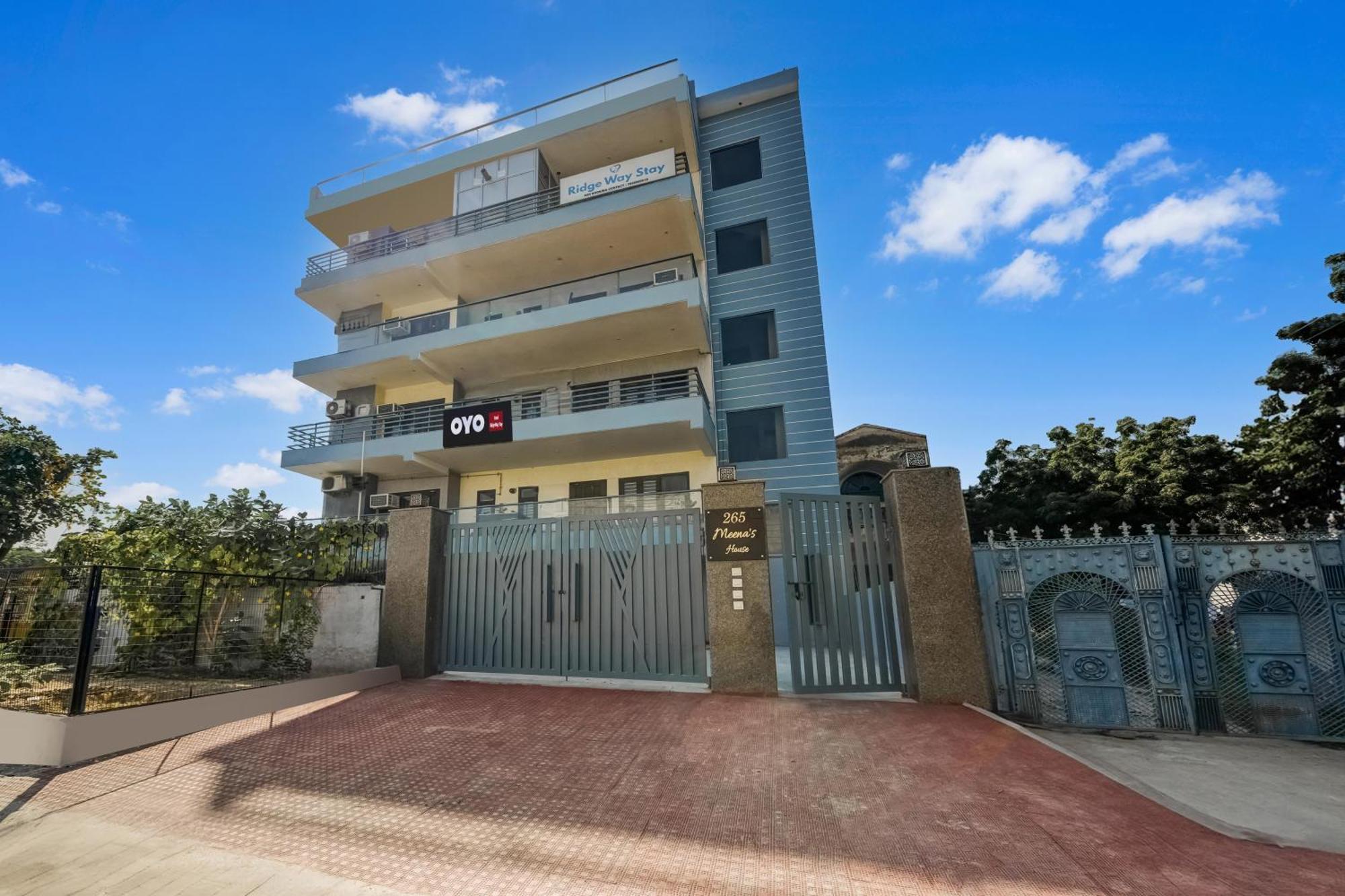 Hotel O Ridge Way Stays Фаридабад Екстериор снимка