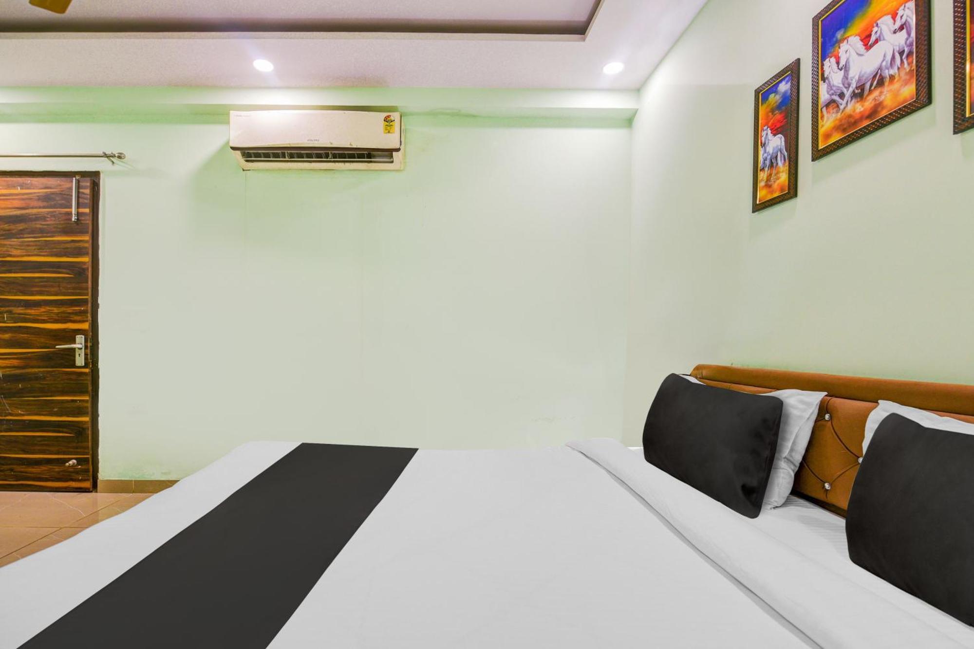Hotel O Ridge Way Stays Фаридабад Екстериор снимка