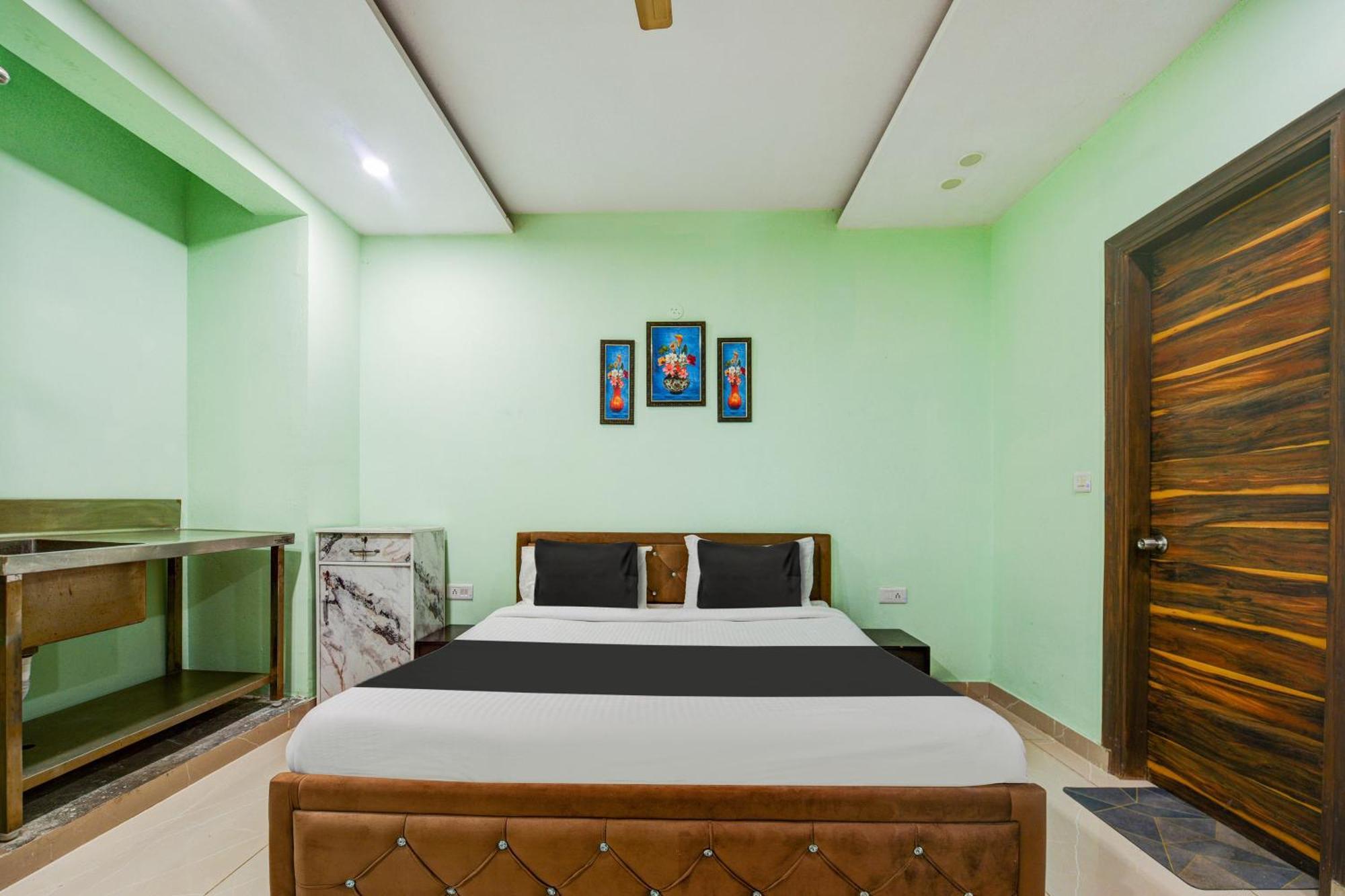 Hotel O Ridge Way Stays Фаридабад Екстериор снимка