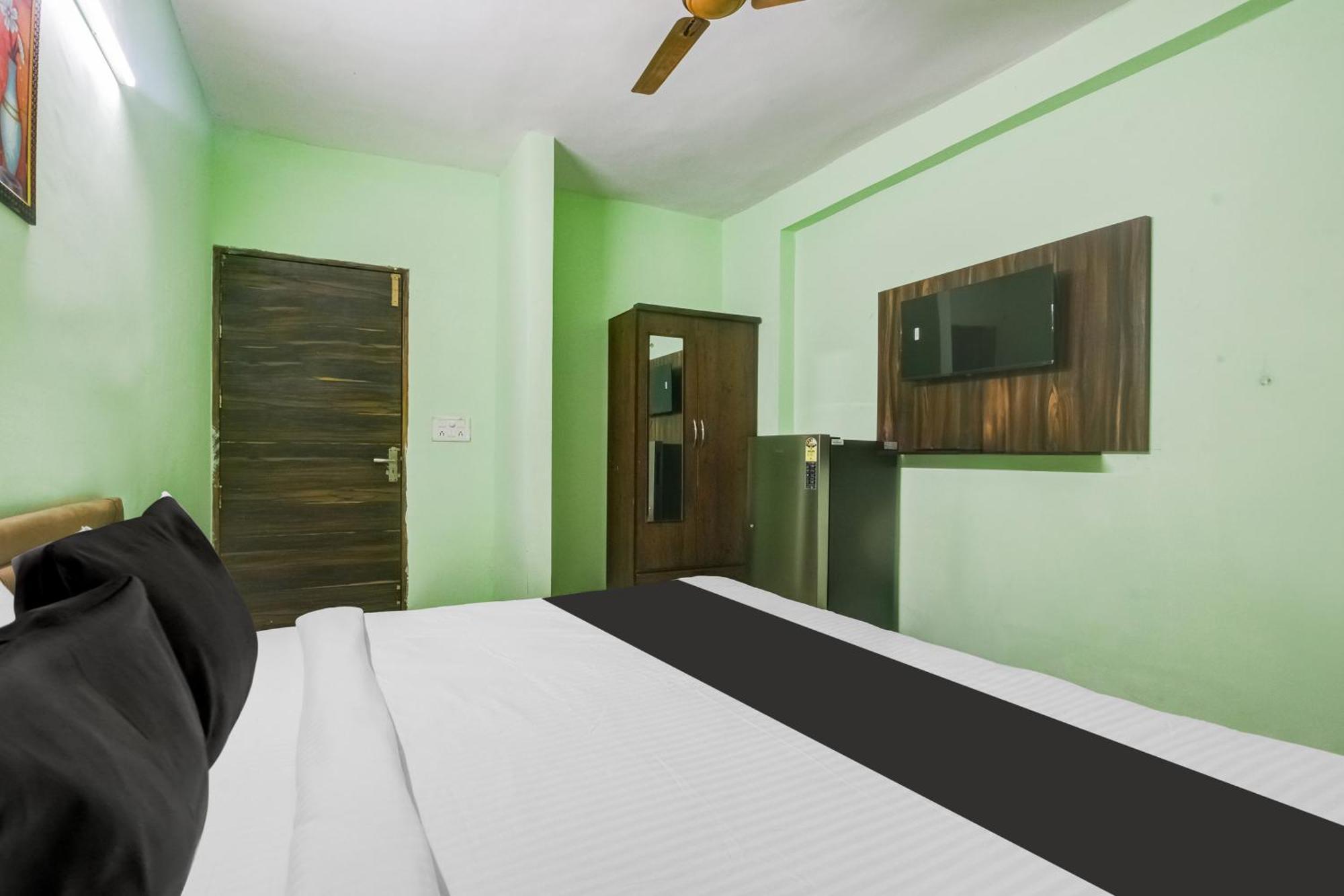 Hotel O Ridge Way Stays Фаридабад Екстериор снимка